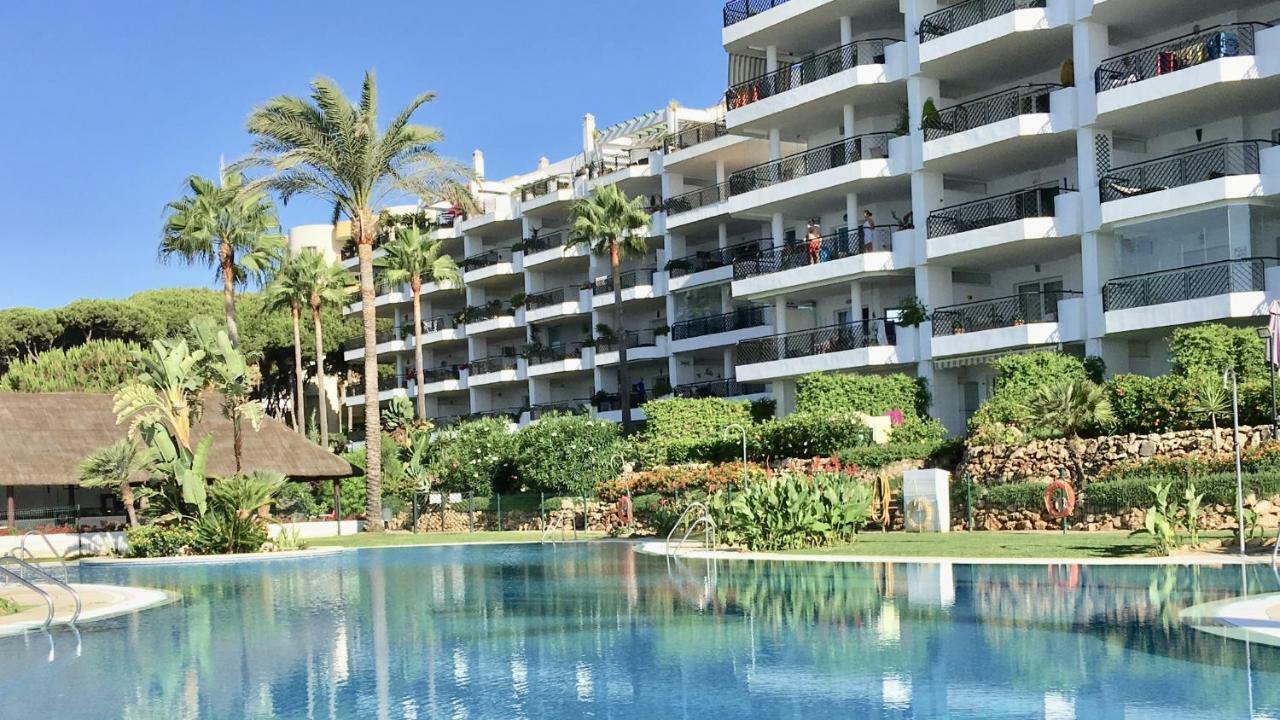 Mi Capricho C16 Beachfront Apartment Sitio de Calahonda Buitenkant foto
