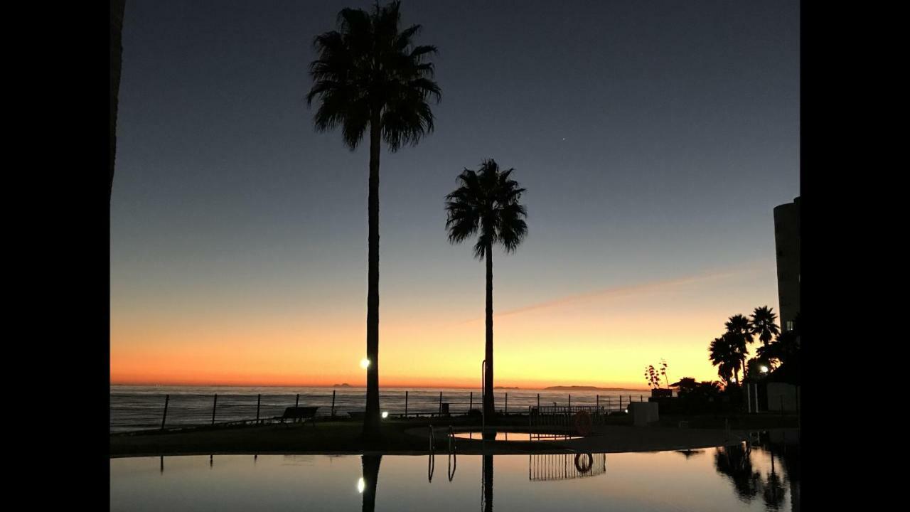 Mi Capricho C16 Beachfront Apartment Sitio de Calahonda Buitenkant foto